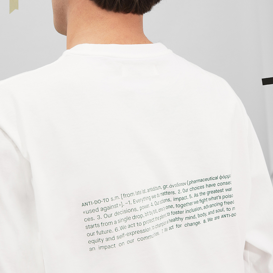 Rückseite eines Streetwearbrand Shirts